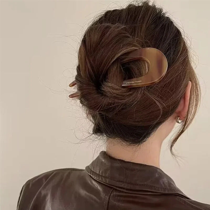 Elegance and poise for your refined hairstyles