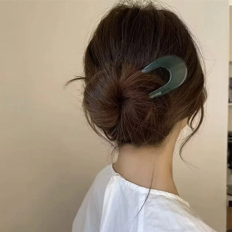 Elegance and poise for your refined hairstyles